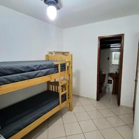 Apartamento Praia Grande Ubatuba 100 metros da praia ótima localização-2